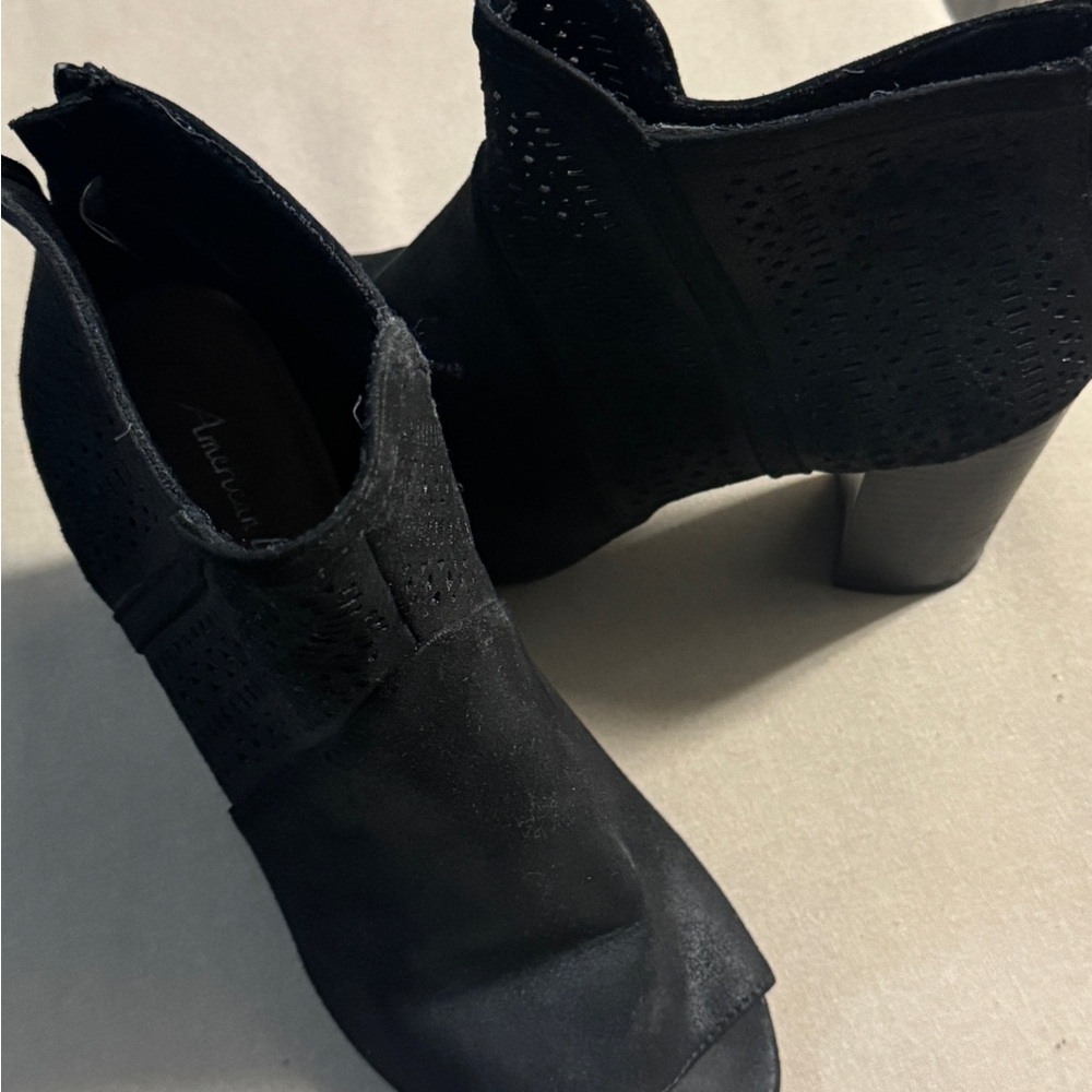 Black Women's Open-Toe Block Heel Booties